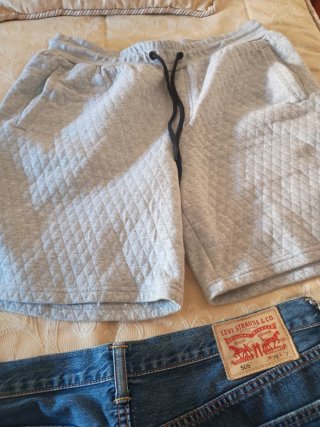 Lote 4 Pantalones Cortos Vaqueros y Chándal