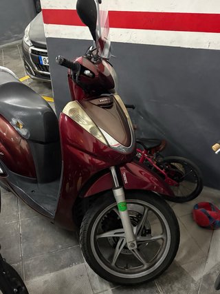 Honda SH 300 Scooter