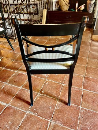 12 Sillas de Comedor de Madera
