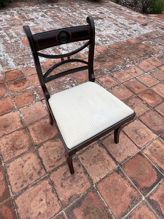 12 Sillas de Comedor de Madera