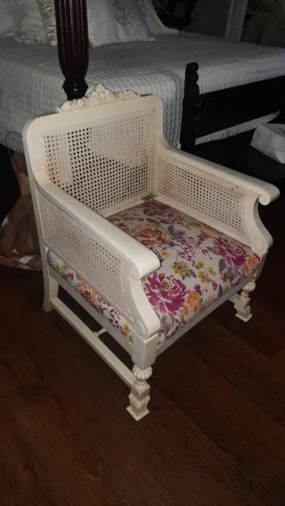 2 Sillones Antiguos Beige y Blanco Recién restaura