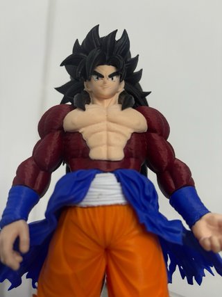 Figura Goku SSJ4 Dragon Ball