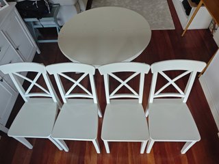 Sillas blancas IKEA (4 unidades)