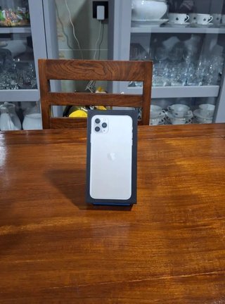 Caja iPhone 11 Pro Max Plata
