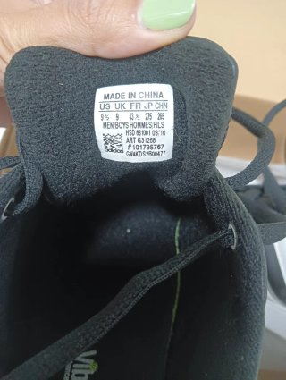 Zapatillas Adidas Negras y Blancas