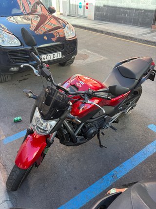 Honda NC750S Roja
