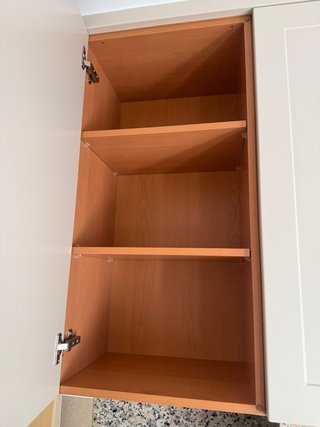 Cocina completa beige con electrodomésticos