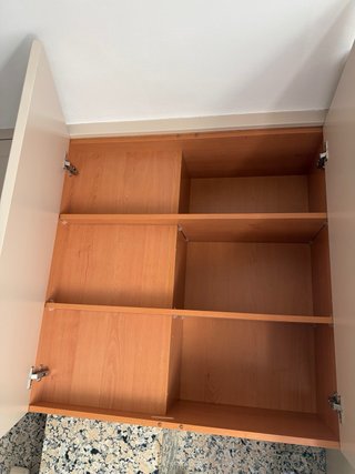 Cocina completa beige con electrodomésticos