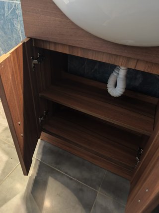Mueble de lavabo madera y cerámica