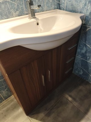 Mueble de lavabo madera y cerámica