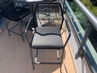 Meubles de jardín – Mesa alta + 4 sillas
