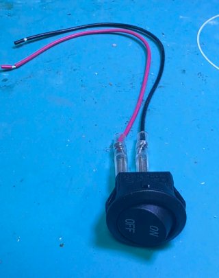 Interruptor ON-OFF Redondo Negro