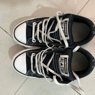 Deportivas Converse niño negras.