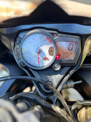 Suzuki GSXR 600 K7 Negra