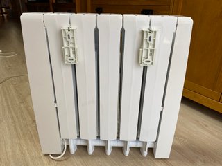 Radiador HJM 800W EBM05 M4 Bajo Consumo.