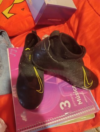 Zapatillas fútbol Nike niño talla 3
