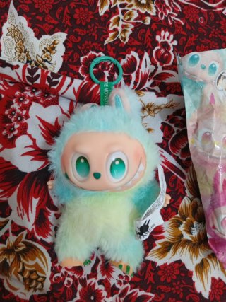 Labubu La Peluche