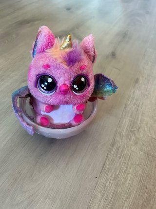 Peluche Hatchimals Rosa con Cuerno Dorado