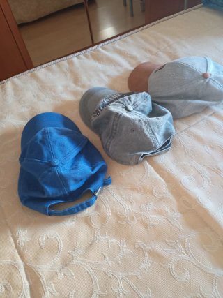 Lote 3 gorras azul y gris