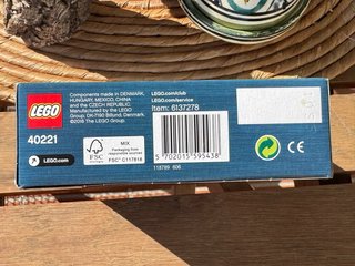 LEGO Creator 40221 Fuente del parque Park Fountain