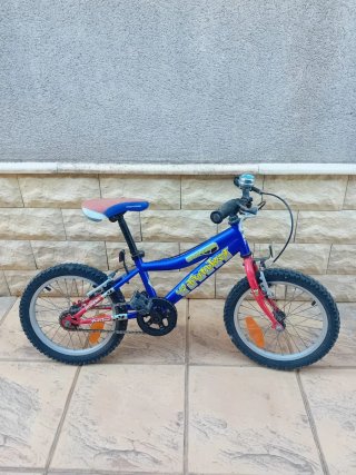 Bicicleta infantil azul y rojo