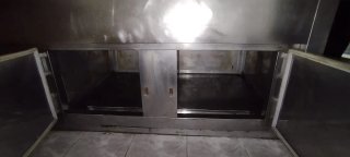 Vitrinas y cámara frigorífica por cierre