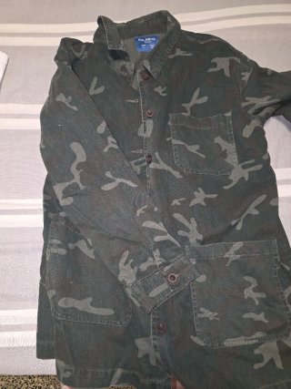 Chaqueta Pull&Bear Camuflaje Talla L