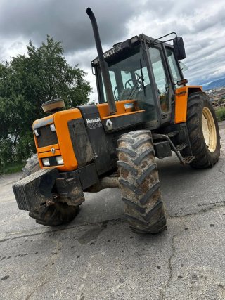 Tractor Renault 133.14