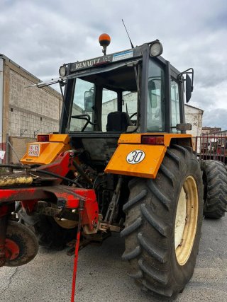 Tractor Renault 133.14