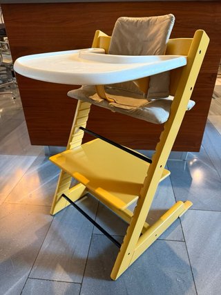 Silla Stokke Tripp Trapp Amarilla + Accesorios