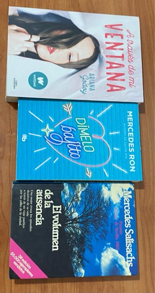 Lote de once libros.