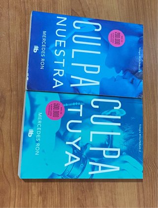 Lote de once libros.