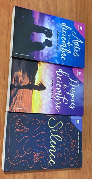 Lote de once libros.