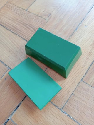 Cajita lacada verde y roja años 60.