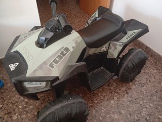 Vendo moto de batería camuflaje quad,