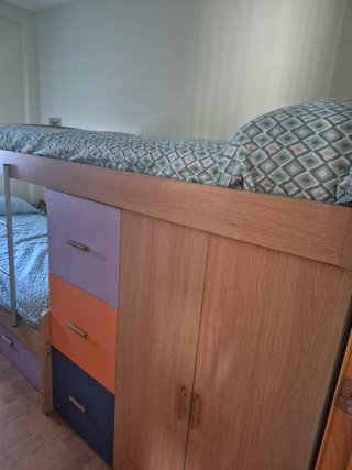 Mueble litera con armario y 3 camas