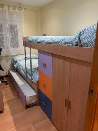 Mueble litera con armario y 3 camas