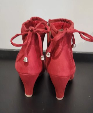 Botines Rojos con Cordones