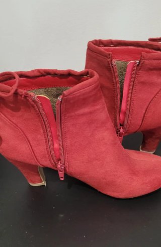 Botines Rojos con Cordones
