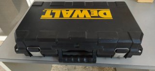 Martillo Dewalt con accesorios