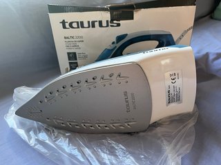 Plancha Taurus Baltic 2200W
