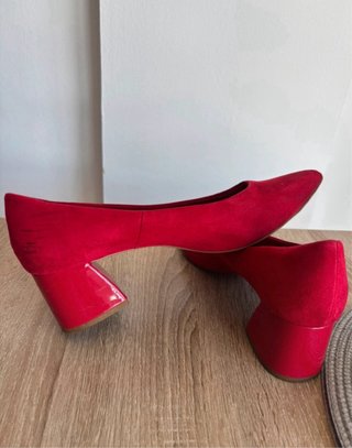 Zapatos Stradivarius rojos