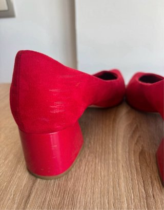 Zapatos Stradivarius rojos