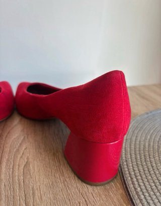 Zapatos Stradivarius rojos