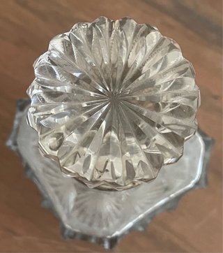 Botellas muy Antiguasde Cristal con Detalles Plata