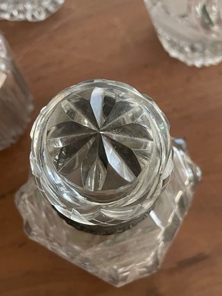Botellas muy Antiguasde Cristal con Detalles Plata