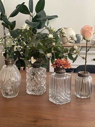 Botellas muy Antiguasde Cristal con Detalles Plata