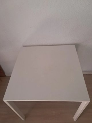 Mesa de comedor blanca