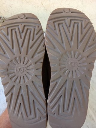 Stivali UGG con plateau beige