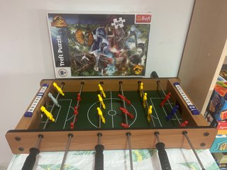 Futbolín y Puzzle Jurassic World